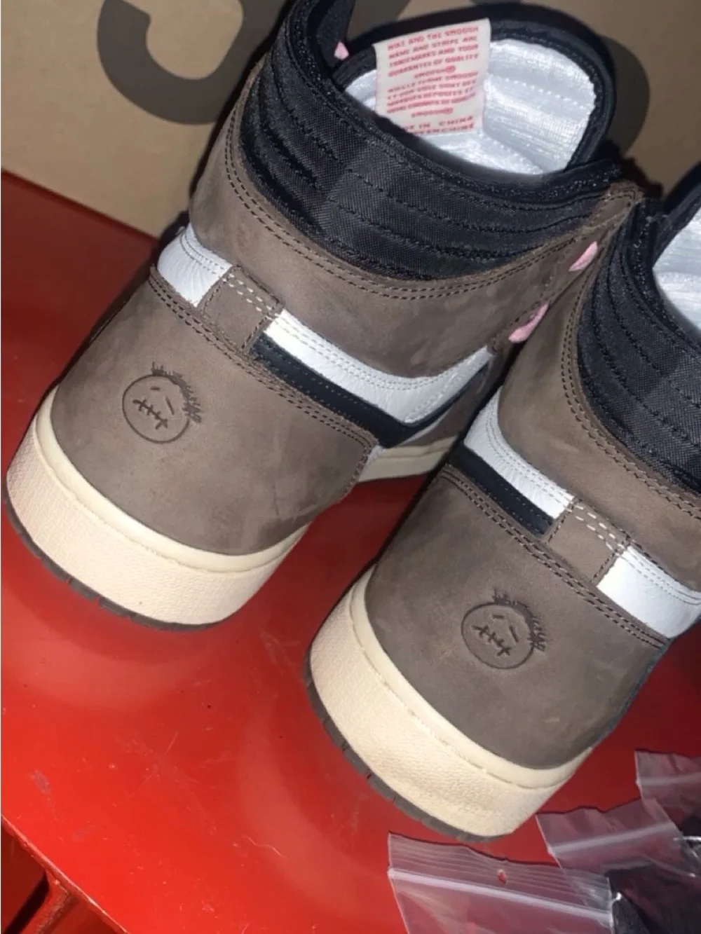 Travis scott AJ1 Nike High-Top Sneakers in Pink, Black, White, Brown
